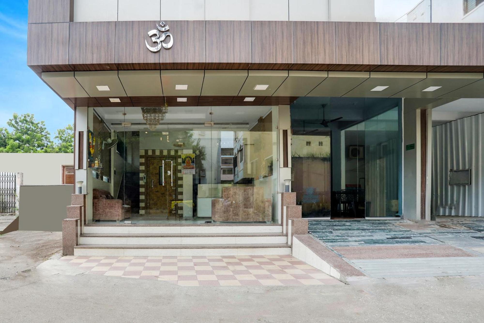 Super Hotel O Palkhi Road Near Sai Baba Temple Formerly Netra Sai Shirdi Exterior photo
